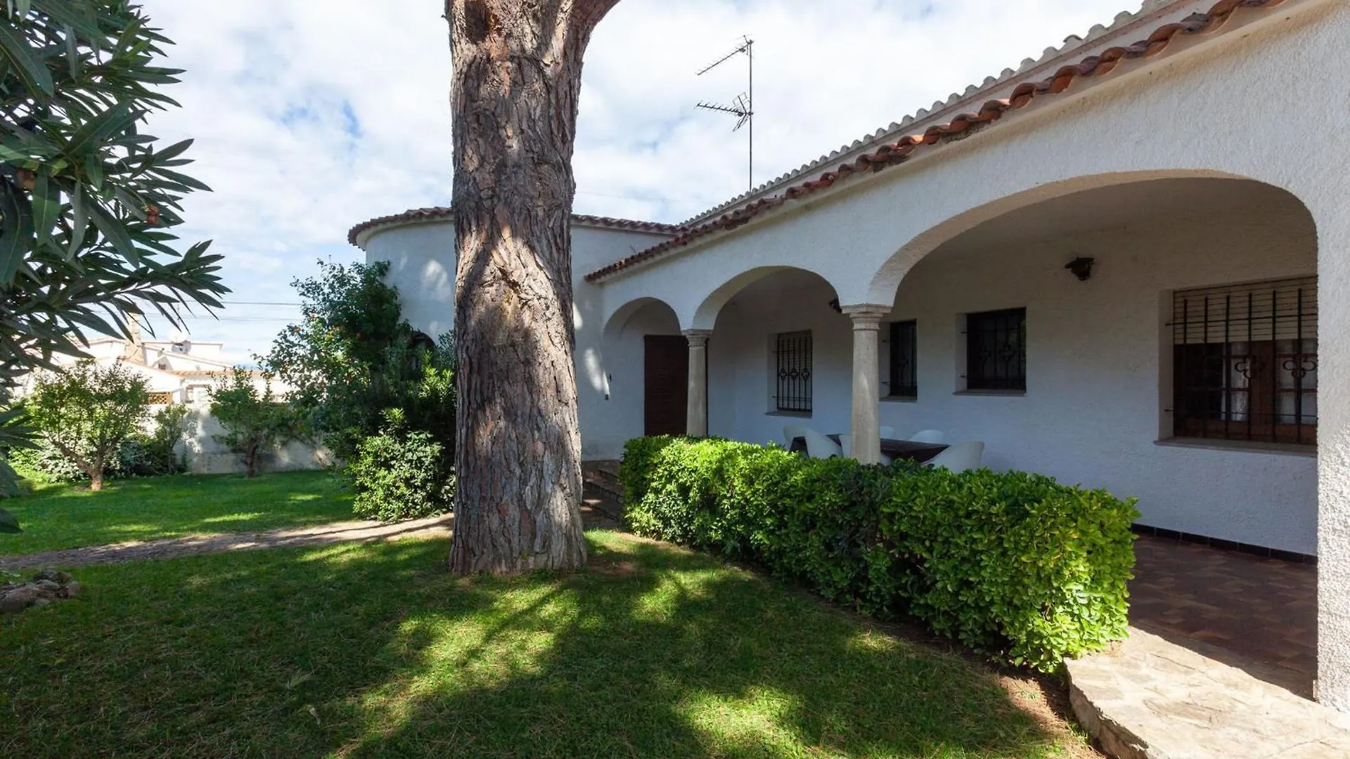 Holiday Home Les 4 Saisons By Interhome L' Escala